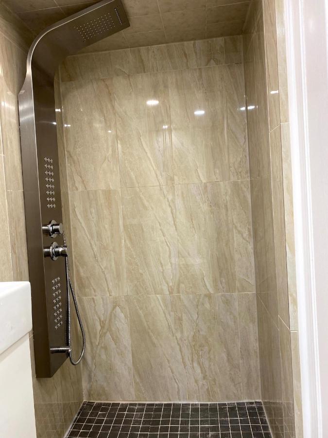 Entire Basement With 3 Bedrooms Niagara-vízesés Kültér fotó