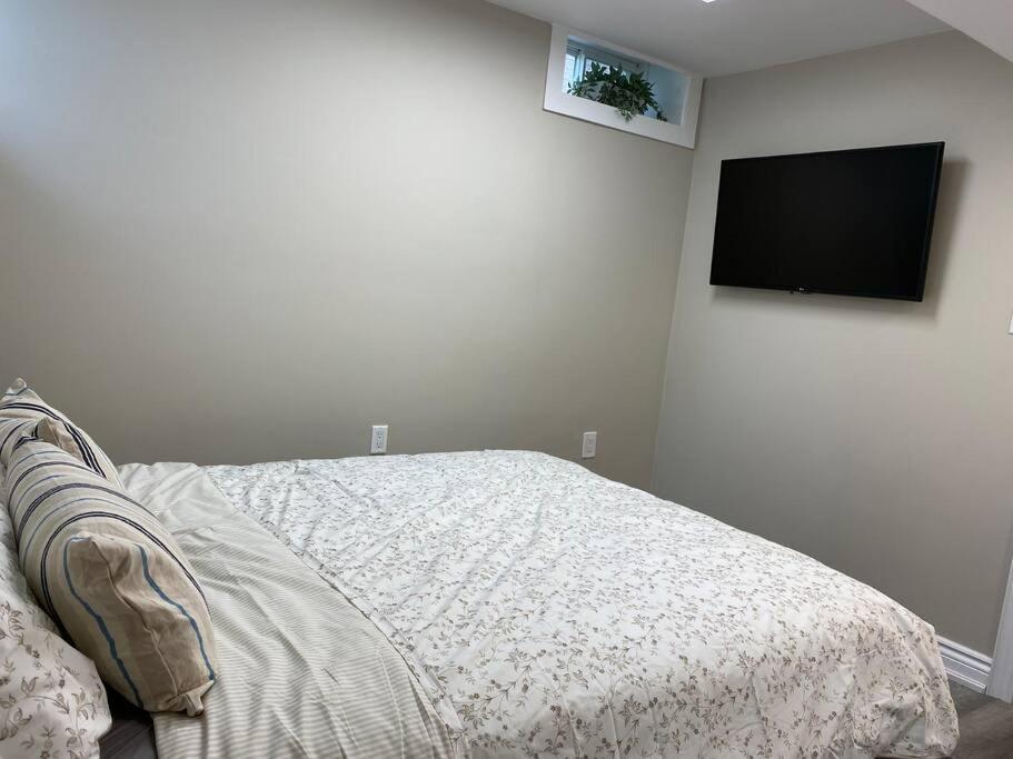 Entire Basement With 3 Bedrooms Niagara-vízesés Kültér fotó