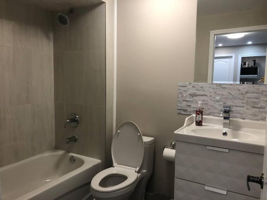 Entire Basement With 3 Bedrooms Niagara-vízesés Kültér fotó