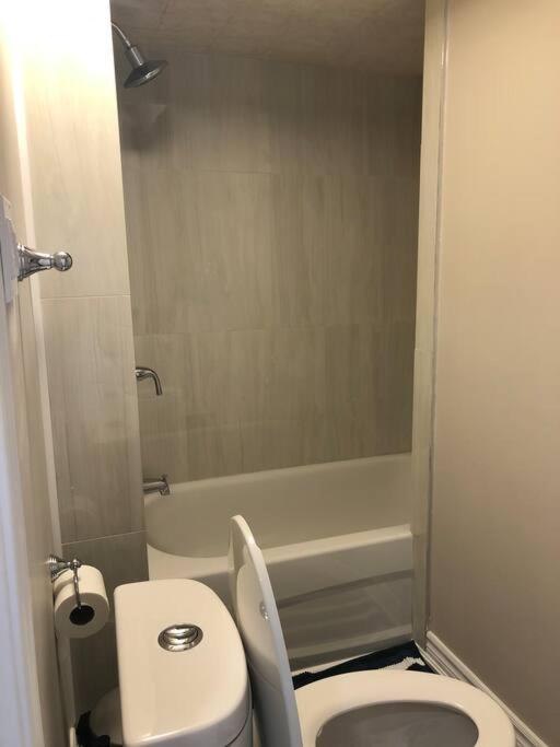 Entire Basement With 3 Bedrooms Niagara-vízesés Kültér fotó